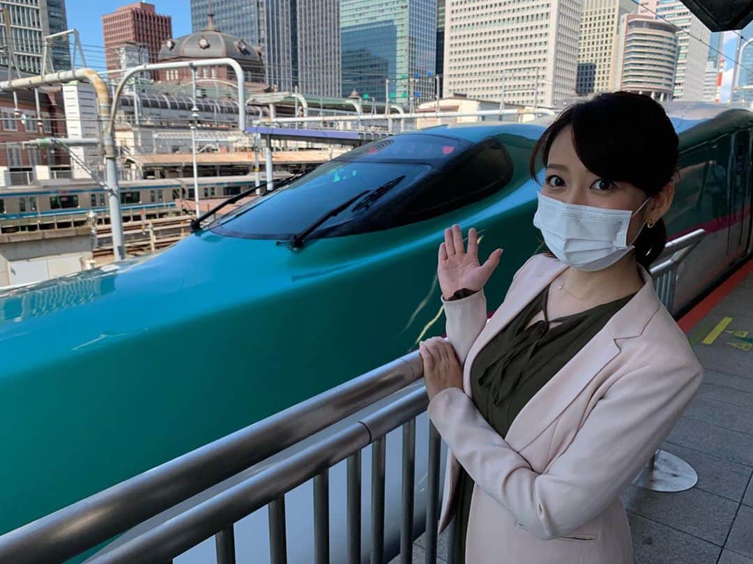 須黒清華のインスタグラム：「WBS「トップの決断」 今回はJR東日本の深澤裕二社長にインタビューしてきました。 . コロナで打撃を受ける鉄道業界。 そんな中JR東日本が発表したのは、首都圏の終電繰り上げでした。 今後は時間帯別運賃の導入など柔軟な経営体制を築くことで、ポストコロナ時代に対応していくといいます。 . 今夜のWBSで、現場取材を交えてお伝えします。 11時から、ぜひご覧ください‼︎ #wbs #ワールドビジネスサテライト #jr東日本 #トップの決断」