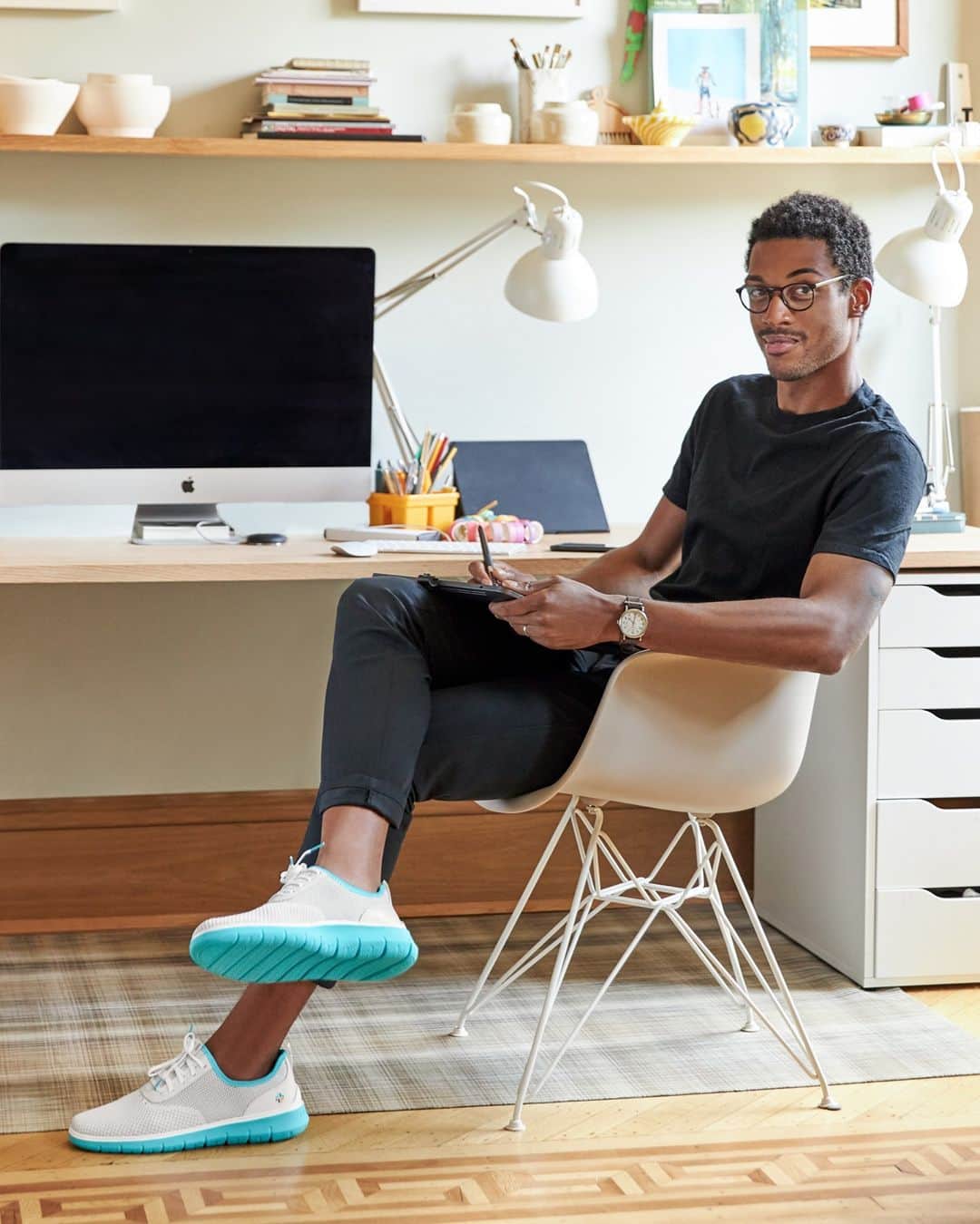 Cole Haanのインスタグラム：「Ping! We’ve been teaming up with everyone’s favorite channel-based messaging platform for years. So it was high time to celebrate the spirit of collaboration in a way that only Cole Haan x @SlackHQ could.   Discover four limited-edition color schemes—designed with the Slack crew, over Slack. Online now.」