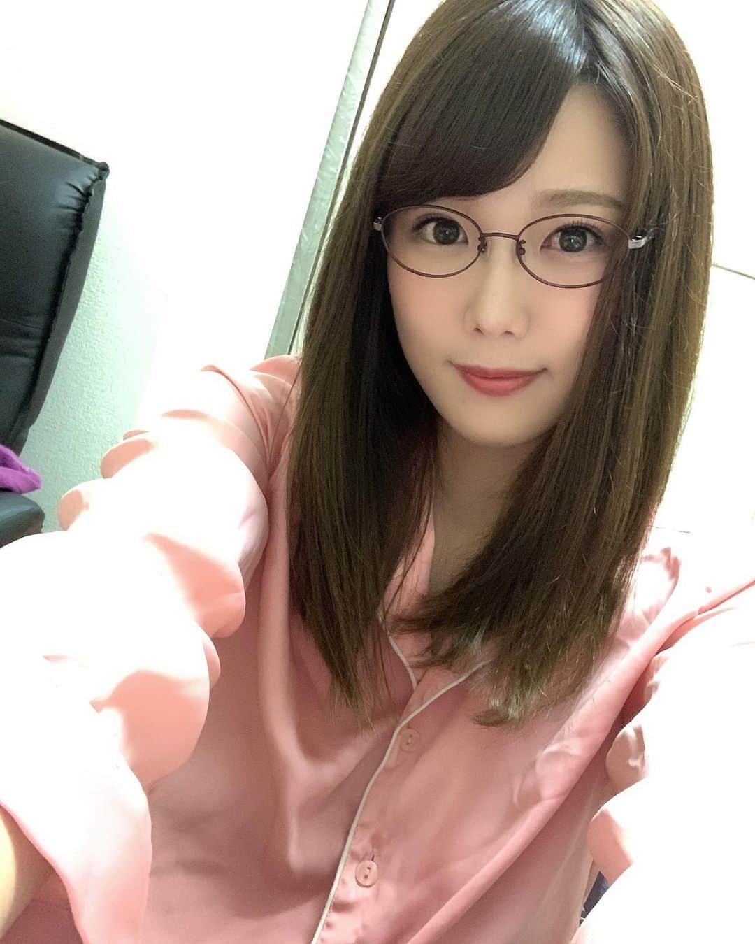 のインスタグラム：「今日は早く寝て明日に備えますっ😉」