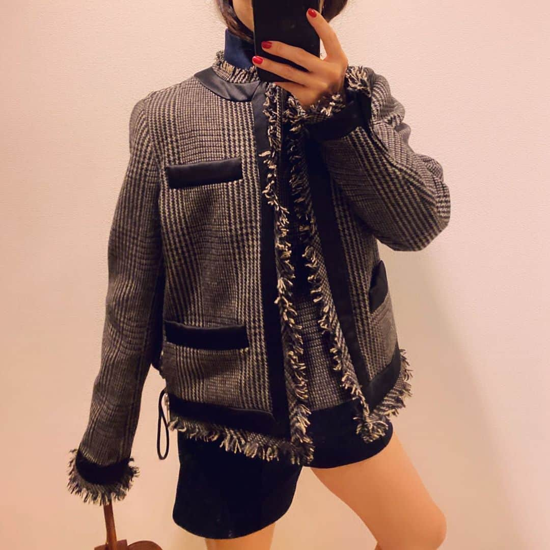 辻直子さんのインスタグラム写真 - (辻直子Instagram)「#nocollar➕tailored➕downjacket★ @sacaiofficial  #touchandgo🛬🛫#msh#lm👌🏻 #とてもすきなこれ☝🏻#雨降りのよるもたまにはいいですね」10月7日 22時05分 - naoko.ts