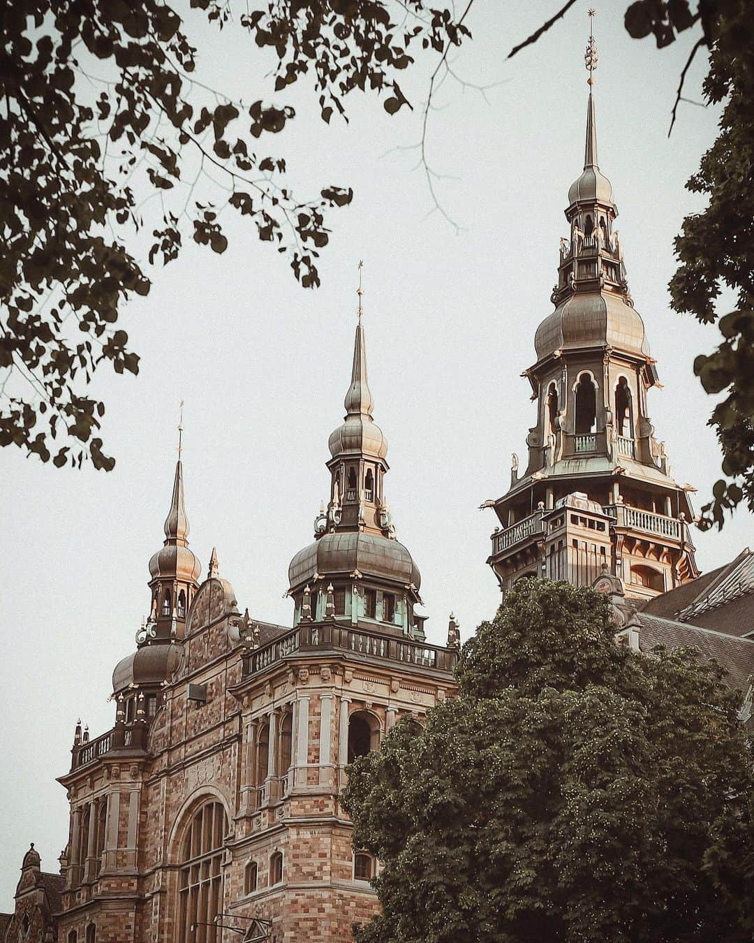 Anna Nyströmのインスタグラム：「Beautiful city views today 🤎」