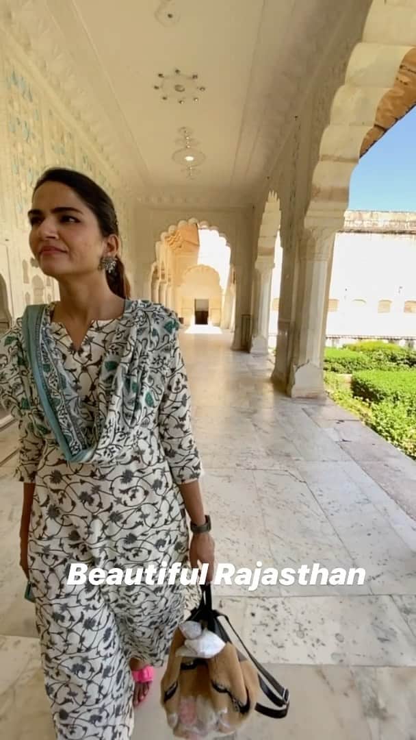 Gaurav Tanejaのインスタグラム：「Beautiful forts in the pink city. #flyingbeast #Jaipur @riturathee @rasbhari.taneja」