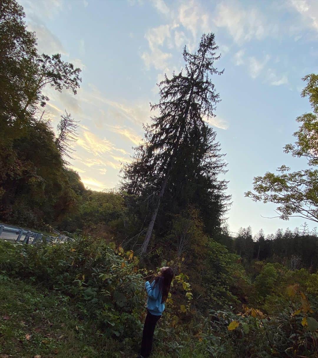 大倉ちなのインスタグラム：「. 綺麗な秋空でした 💕👟🍂 #秋空 #北海道　　 #大自然 #photography  #instagram  #likeforlikes #autumn  #naturephotography  #hokkaido #sapporo」