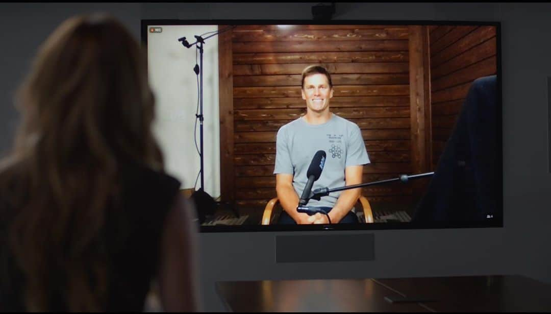 エリン・アンドリューズさんのインスタグラム写真 - (エリン・アンドリューズInstagram)「No better way to kickoff #TNF @nflonfox. @tombrady takes time to discuss his move to Tampa and life in the NFC. 🐐🐐Coverage begins at 7:30 pm EST #LFG @buccaneers @jsantos1111 @route30films @itsryanrandall @elaineoffers @vtrilling」10月8日 8時15分 - erinandrews