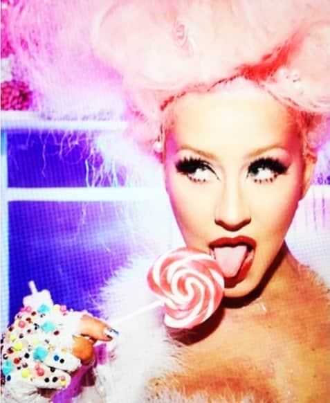 のインスタグラム：「PRESS FLASHBACK @gasolineglamour X @xtina birthday bash #gloves #MADEBYME 💎🍭🍭🍭🍭#GASOLINEGLAMOUR  MADE WITH @swarovski #SWAROVSKI #rhinestones  #ART #FASHION #STYLE #OOAK #CUSTOM #EMPIRE #IDONTQUIT #OFTENIMITATEDNEVERDUPLICATED #BURYYOURDOUBTS #WOMAN #TRYME #FIGHTER #THEONLYLAWISSURVIVAL PLAYFORBLOOD #LOVERULES #THISISFORTHEWOMENWHODONTGIVEAFUCK #IDONTMESSAROUNDNEITHERSHOULDYOU #xtina  #christinaaguilera」