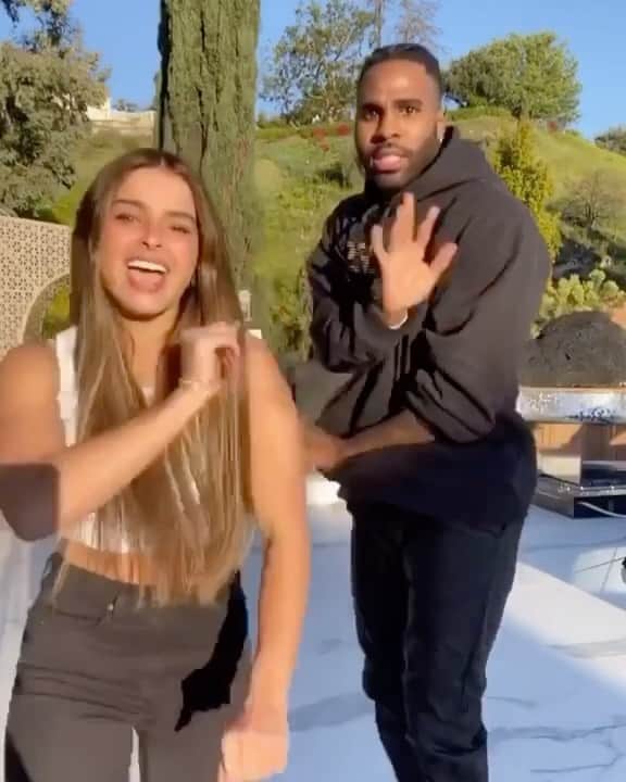 ジェイソン・デルーロのインスタグラム：「Happy bday @addisonraee 💃🏻🕺🏾」