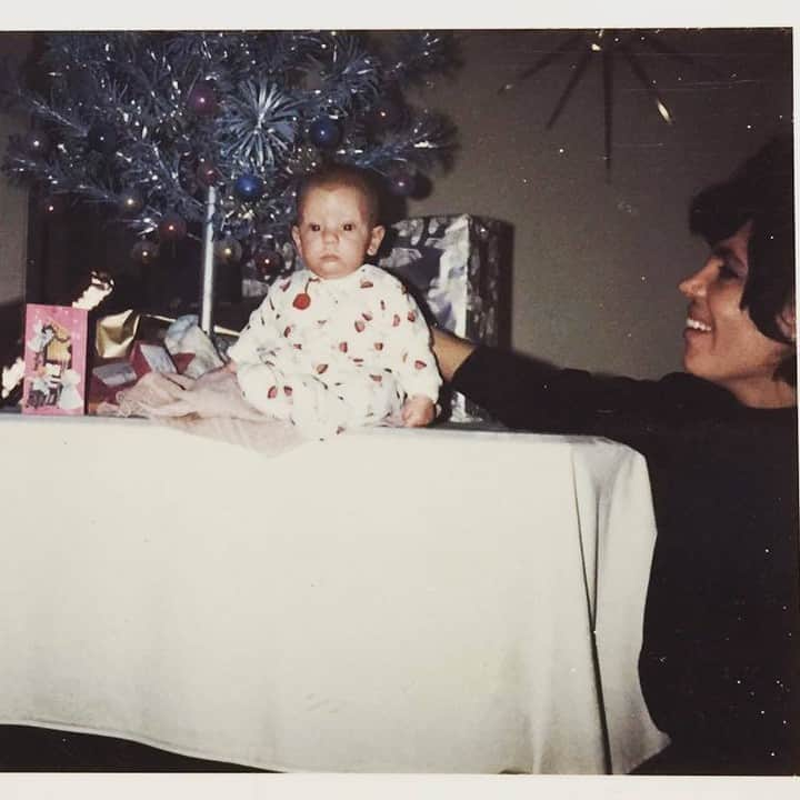 Queensrycheさんのインスタグラム写真 - (QueensrycheInstagram)「#waybackwednesday - Here is baby Casey way back when with his mom (RIP) #queensryche #caseygrillo #case #waybackwhen #familyiseverything #christmas #baby #babyboy #bestmomever #rip #momsrule #littledrummerboy #drummertobe #memoriesforlife #whoknew #kickassdrummer #babieswithstyle」10月8日 8時31分 - queensrycheofficial