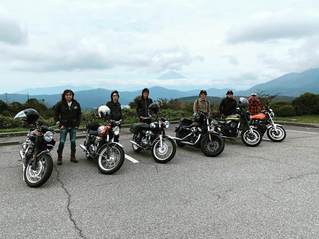 浅田信一のインスタグラム：「箱根ツーリング2020秋🗻  #z900rs  #w650 #harleydavidson48 #triumphbonnevillet100  #triumphbonnevillet120  #zephyr750」