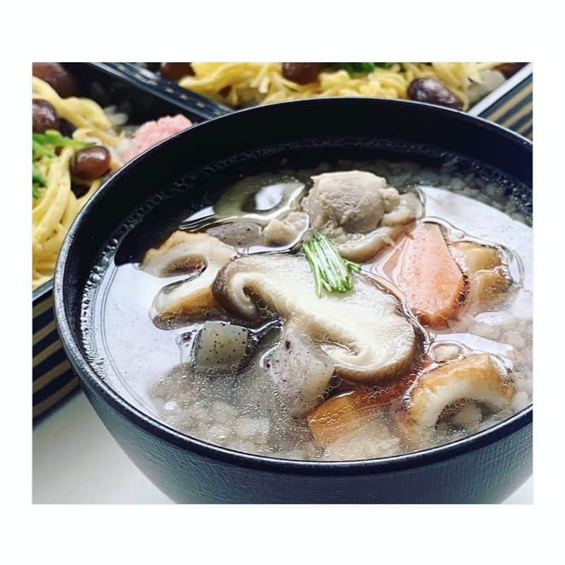 市橋有里のインスタグラム：「こんな肌寒い日に食べたい…😊 ・ 横浜マラソン食事編 noteで配信中です♪ ぜひのぞいてみてくださいね♪ ・ https://note.com/yokohamamarathon/n/n42cdd24312a9 ・ #横浜マラソン #ラン前後の食事 #アスリートフードマイスター #そば米汁 #秋の食材 #新蕎麦の季節」