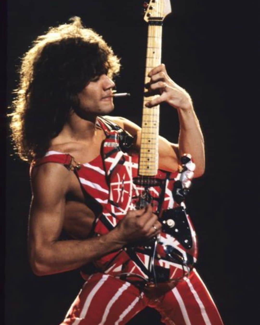 ルーファス・テイラーさんのインスタグラム写真 - (ルーファス・テイラーInstagram)「Eddie Van Halen 🥃   A guitar and rock Titan.」10月8日 0時28分 - rufusttaylor