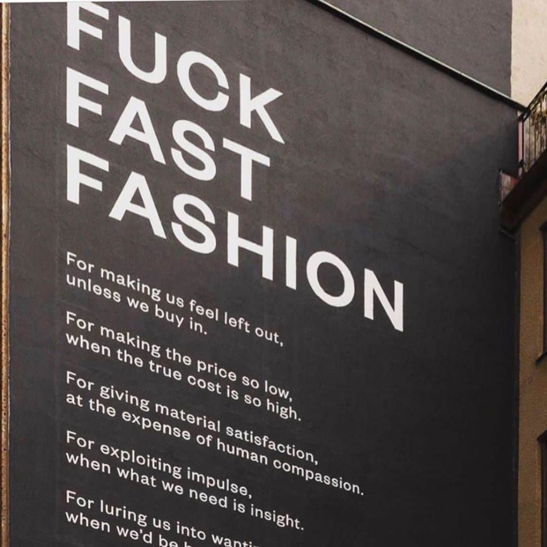 のインスタグラム：「We had to share this post from @ecowarriorprincess today, as it struck a chord with us From her post: On the back of our latest IGTV courtesy of @extinctionrebellion’s fashion arm @xrfashionaction we’re publishing one of the most memorable advertisement murals we’ve seen by a brand in recent memory. In the fall of 2019, @asket decided to paint a 110m2 wall at one of Stockholm’s busiest streets with an ode that starts off with FUCK FAST FASHION. It encapsulates exactly how we’ve been feeling about the industry for the last 10 years and we’re glad so many more people are finally waking up to the environmental and social disaster that is fast fashion. If you have friends and family still buying into the notion of fast fashion, make sure to tag them below. Or, just tag anyone you know who will appreciate the message😝💚#fastfashion #sustainablefashion #ethicalfashion」