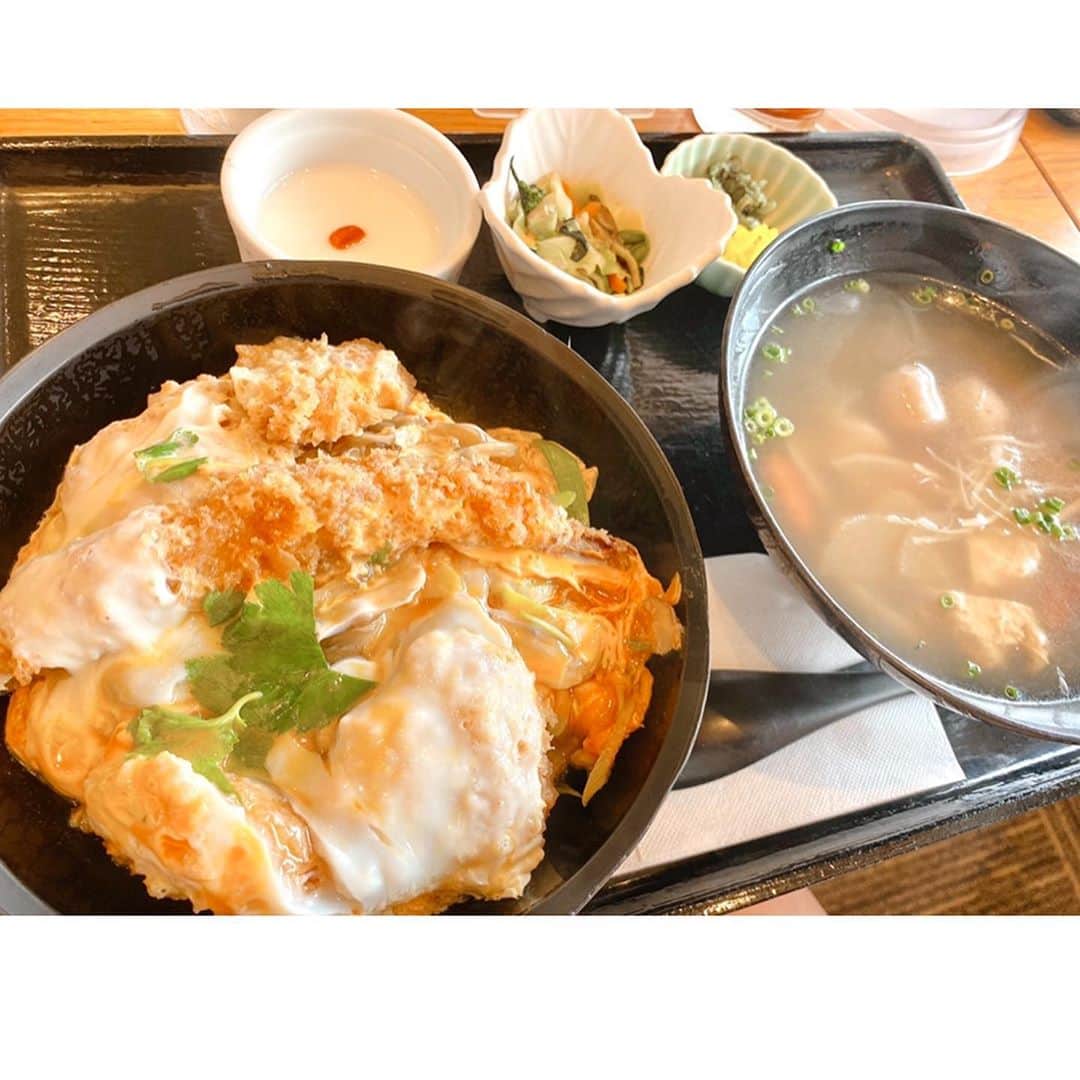 にゃんさんゴルフさんのインスタグラム写真 - (にゃんさんゴルフInstagram)「Monthly CUP🏌️‍♀️ 鎌倉パブリックゴルフ場⛳️  80台1ヶ月半ぶりに出たけど ここはPAR70だよー🤣w  グリーンがちっちゃい😳  ランチは 鎌倉丼という海老さん入ってるやつ🦐 けんちん汁⭐️  #鎌倉パブリックゴルフ場 #鎌倉パブリック#ナノユニバース #スイング動画#GTバーディーズ #ゴルフトゥデイ #pikachu #golf#golfgirl #ladiesgolf #golfhotties #golfbabes #golflife #golfstagram #lovegolf #golfer #ゴルフ #ゴルフ女子 #ゴルフ大好き#instagolf #スポーツ女子 #골프 #모델 #한국  #高尔夫球 #golfswing #vg_fashion#ピカチュウヘッドカバー」10月8日 0時26分 - miiiii0228