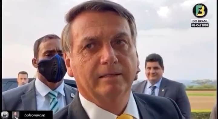 フェルナンド・ルーカス・マルチンスのインスタグラム：「Gostaria de agradecer o presidente @jairmessiasbolsonaro por ter entrado publicamente na luta do #JustiçaPorRobson.   Sabemos da complexidade da situação, mas temos certeza de que sua ajuda será fundamental para que consigamos provar a inocência do Robson.   Espero que a postura do presidente inspire as pessoas a não julgarem a mim e minha família de forma errada, sem conhecimento dos fatos como eles realmente são. ————————————————————————————  Repost from @bolsonarosp - Presidente @jairmessiasbolsonaro está ajudando na do caso Robson, brasileiro preso na Rússia por transportar medicamento que no Brasil é legal, mas lá é considerado droga.  No que depender de nós esta história terá solução, estamos trabalhando para isso.  #JustiçaPorRobson」
