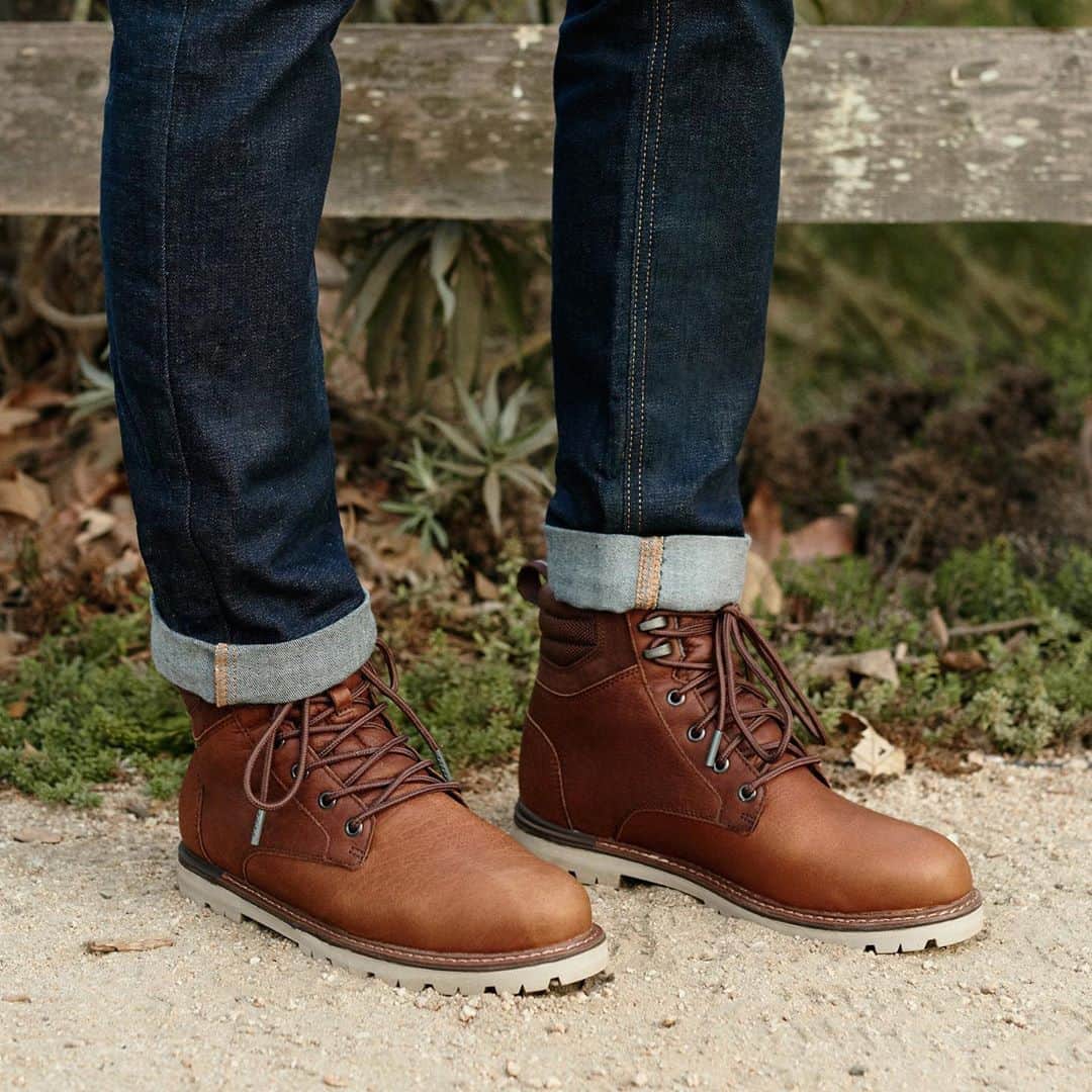 トムズシューズのインスタグラム：「The Ashland: this waterproof boot was built to perform as much as it was built to give.⁠⠀」