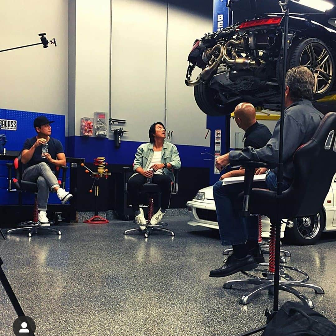 サン・カンさんのインスタグラム写真 - (サン・カンInstagram)「Good to be home @semagarage... honored to be amongst men I respect @spagssr @greddykenji @thatdanielwu . Wonderful conversation about #jdm/tuner culture-past - present and future. Learned a lot, hope you catch it on #sema360 .  Thank you Kenji for letting me take your masterpiece for a spin.」10月8日 0時46分 - sungkangsta