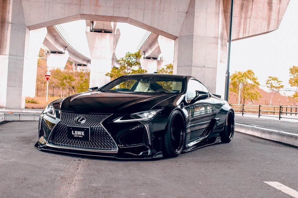 Wataru Katoさんのインスタグラム写真 - (Wataru KatoInstagram)「LIBERTY WALK 　　LBWK LB★WORKS LEXUS LC500 BRACK😊  @lexus_jp @lexususa @toyota@libertywalkkato@lexuslc500 #lexus#lexuslc500 #libertywalk#lbworks#bride#yokohamatire#lbwk#ltmw#widebody#drift#brack#airrexsuspension #westcustom #ld97forged #dub#rdb#libertywalkeu#nike」10月8日 0時49分 - libertywalkkato