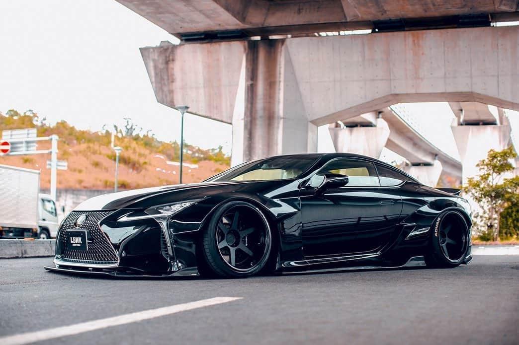 Wataru Katoさんのインスタグラム写真 - (Wataru KatoInstagram)「LIBERTY WALK 　　LBWK LB★WORKS LEXUS LC500 BRACK😊  @lexus_jp @lexususa @toyota@libertywalkkato@lexuslc500 #lexus#lexuslc500 #libertywalk#lbworks#bride#yokohamatire#lbwk#ltmw#widebody#drift#brack#airrexsuspension #westcustom #ld97forged #dub#rdb#libertywalkeu#nike」10月8日 0時49分 - libertywalkkato