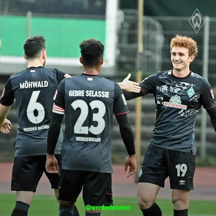 ヴェルダー・ブレーメンさんのインスタグラム写真 - (ヴェルダー・ブレーメンInstagram)「🙌🙌🙌 _______ #werder #bremen #svw #testspiel #svwfcsp #Sargent #GebreSelassie #Möhwald #nordphoto」10月8日 0時50分 - werderbremen