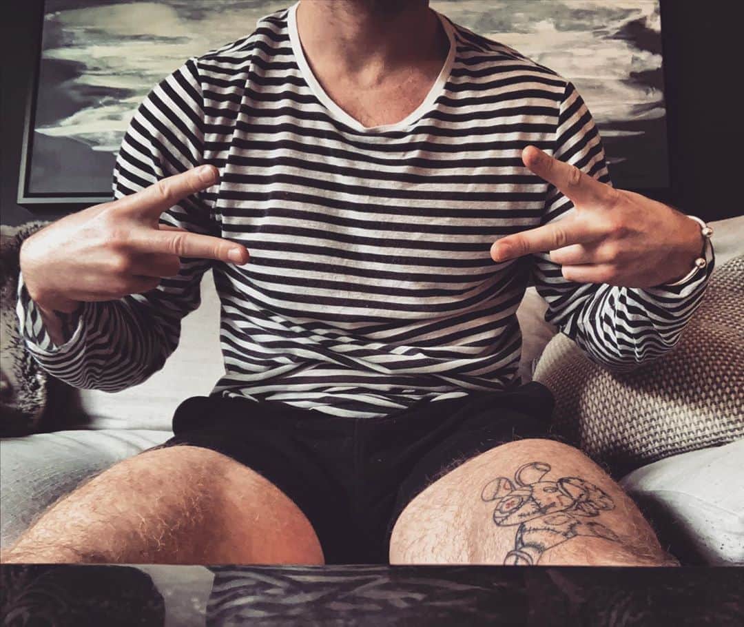 レオン・エルスのインスタグラム：「Peace ✌🏻✌🏻」