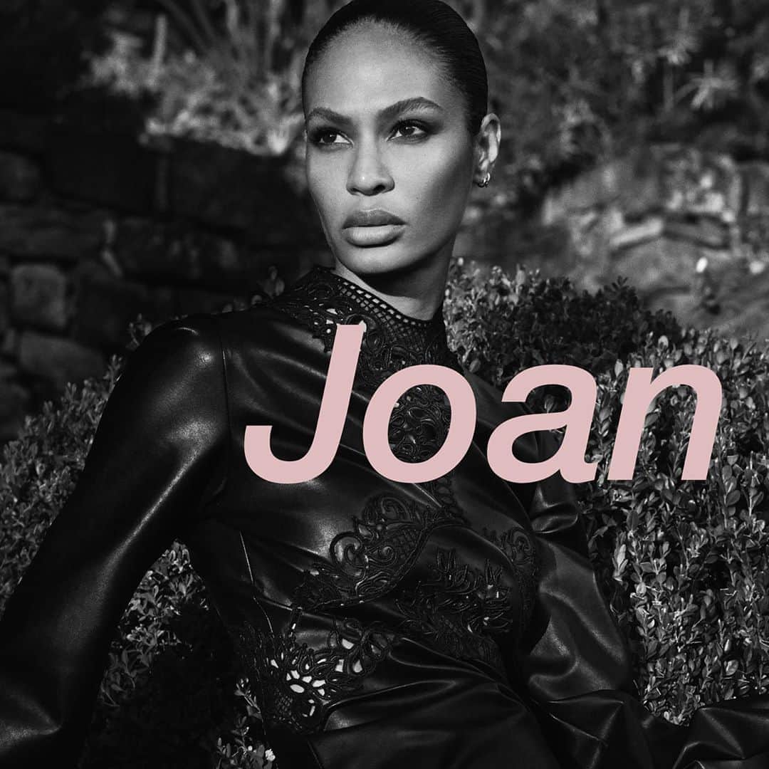 のインスタグラム：「Tribute to Joan. Come to discover the latest #ErmannoScervino #FW2021 adv campaign starring Joan Smalls @joansmalls and shot by the iconic duo Luigi and Iango @luigiandiango.   Explore more via link in bio . . . #ErmannoScervino #FW2021」