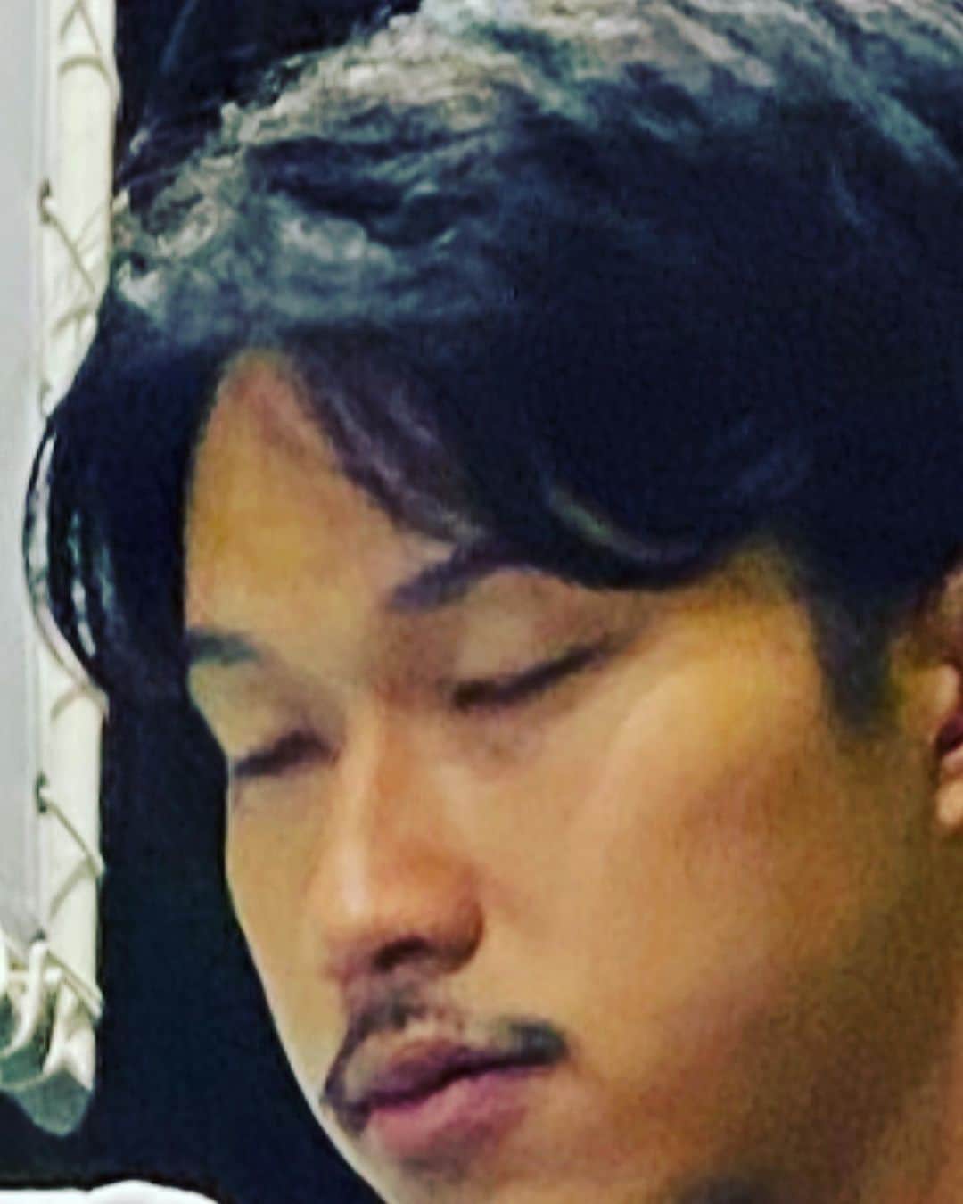 ソウタヤマモトさんのインスタグラム写真 - (ソウタヤマモトInstagram)「【#コーデヤマモト】 こんばんは、更新頻度上げてきてます、ゴブサタヤマモトです。  フォロワーが減ってるのに気づいて、投稿頻度上げたら、フォロワー減りました。僕はそんなことではめげません。さらに頻度上げていきます。おちりちん。  Tシャツ:proclub ベスト:sassafras パンツ:used 靴:converse 鞄:porter 靴と鞄の漢字:似てる すし:1皿150円より 旬の海鮮との出逢い:なに？  #ソウタヤマモト #コーデヤマモト #proclub #sassafras #usedclothing #porter #converse #MHL #adsr #おちりちん」10月8日 1時06分 - sota_tim