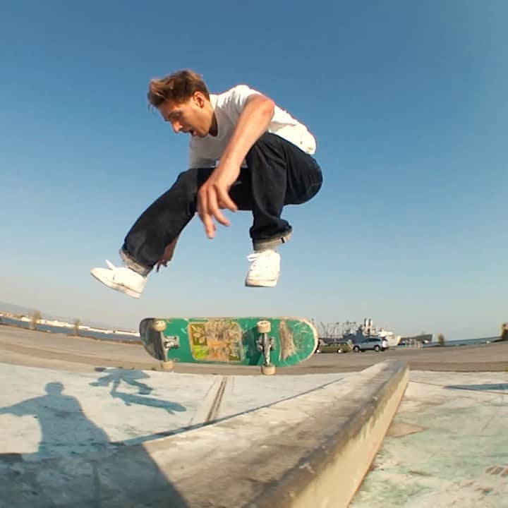 スラッシャーのインスタグラム：「🧯 @marksuciu rides for @spitfirewheels 🔥」