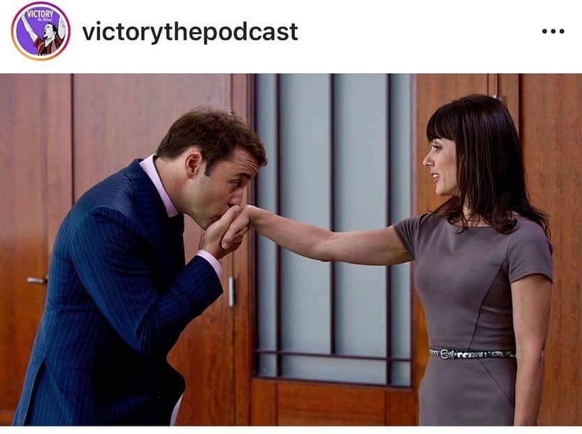 コンスタンス・ジマーのインスタグラム：「Listen TODAY!! I loved catching up with some of the boys (@mrdougellin, @kevindillonofficial & @mrkevinconnolly) on their #Entourage @victorythepodcast! I can’t believe the show aired 16 years ago and ended 9 years ago YET the fans are still the most loyal!! I loved portraying #DanaGordon and I’m grateful that she was the beginning of me getting to be more badass woman on screen since! #happyhumpday」