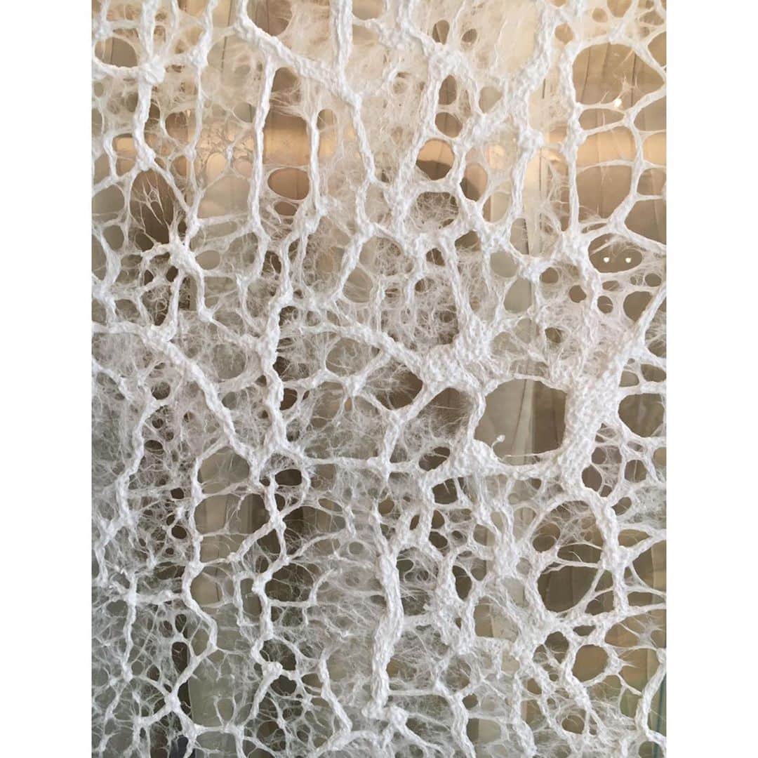 Wajueのインスタグラム：「#wajue #和紙壁紙 #lighting #wallpaper #japanesewallpaper #wallcovering #light #textures #luxuryhomes #surfacedesign #ecomaterials #interiordesign #interior #design #interiordesigner #interior_design #interiorart #interiorstyle #hoteldesign #hoteldesigner #shopdesign #shopdesigner #hoteldecor #materials #handmade #luxurylifestyle #luxurydesign #designideas #deco #artwork」