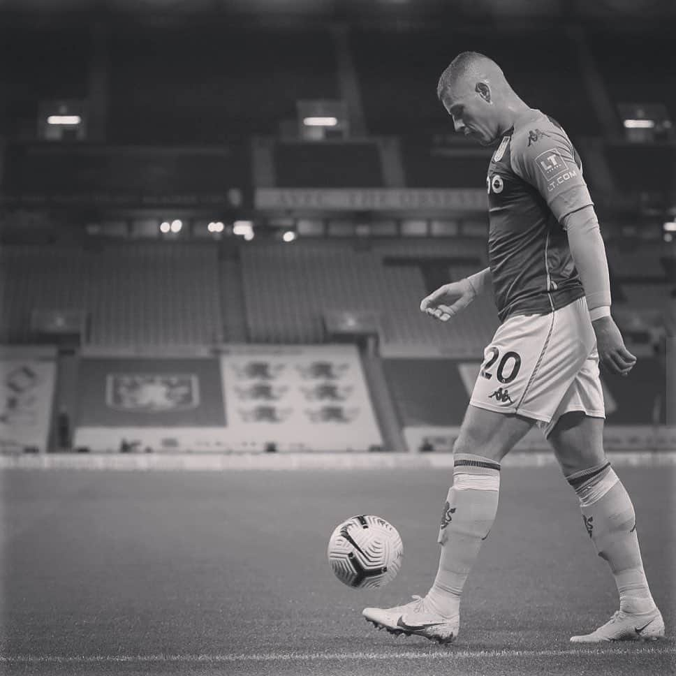 ロス・バークリーさんのインスタグラム写真 - (ロス・バークリーInstagram)「⚽️🚶🏽‍♂️」10月8日 1時54分 - rossbarkley