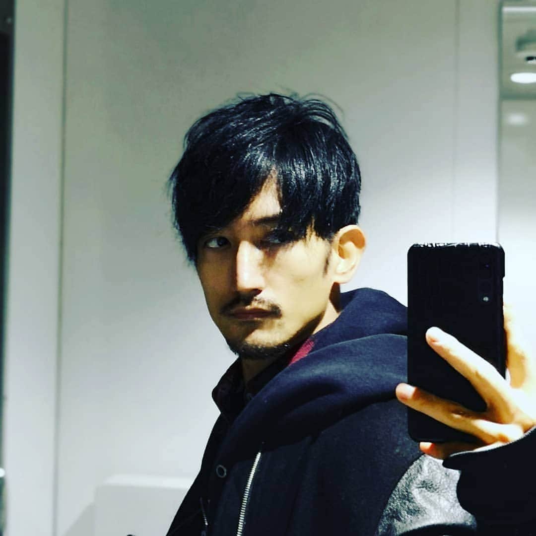 矢口恭平さんのインスタグラム写真 - (矢口恭平Instagram)「Is it the season to wear a hoodie?」10月8日 1時55分 - kyohei_yaguchi