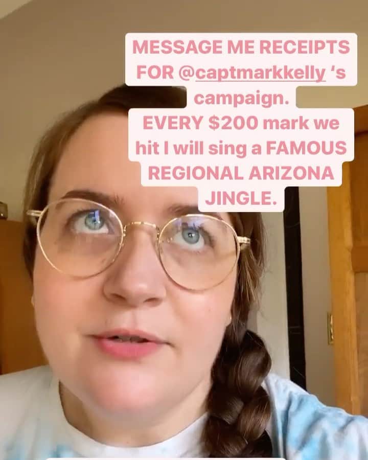 エイディー・ブライアントのインスタグラム：「check out my stories! Link in bio to donate to @captmarkkelly ‘a AZ senate campaign! Jingles are gorgeous and flying in the stories. 🌵🌵🌵🌵」