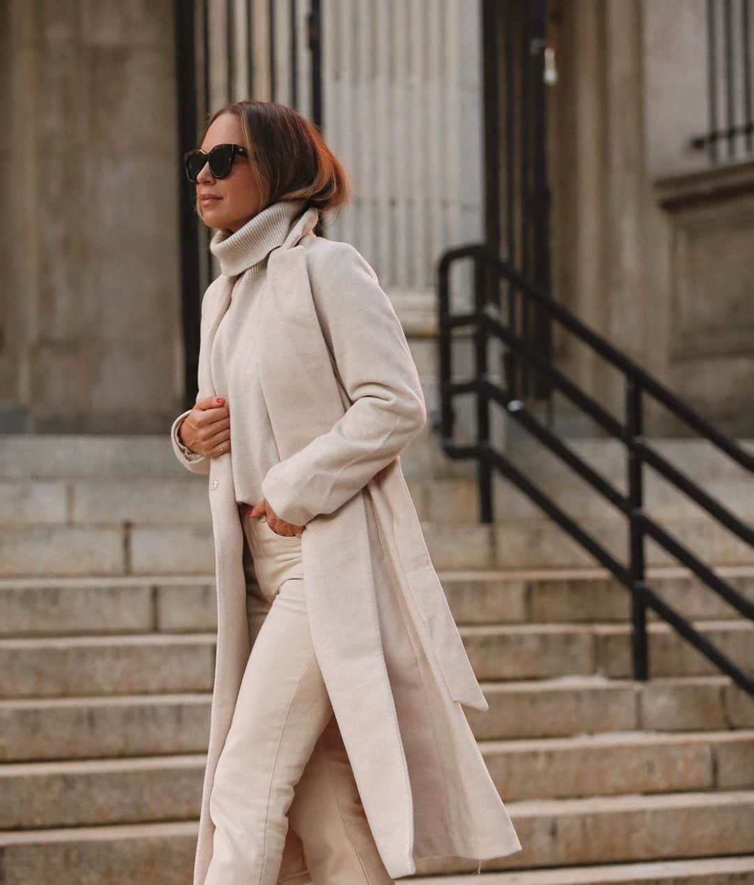 Helena Glazer Hodneのインスタグラム：「A Monochromatic Moment in full @hm #HMLeague #hmxme」