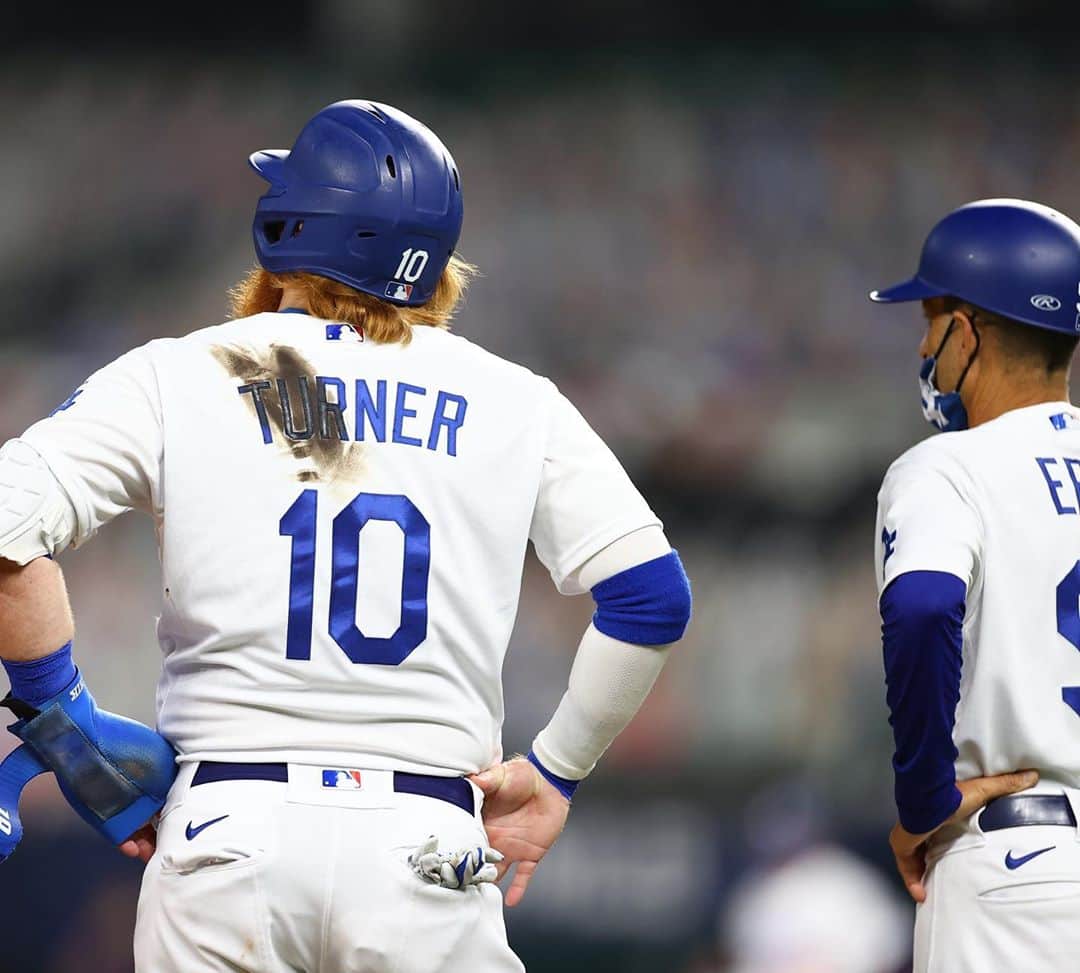 ジャスティン・ターナーのインスタグラム：「@dnoebo12 the best in the business! @Dodgers #3BCoach #PlayIt」