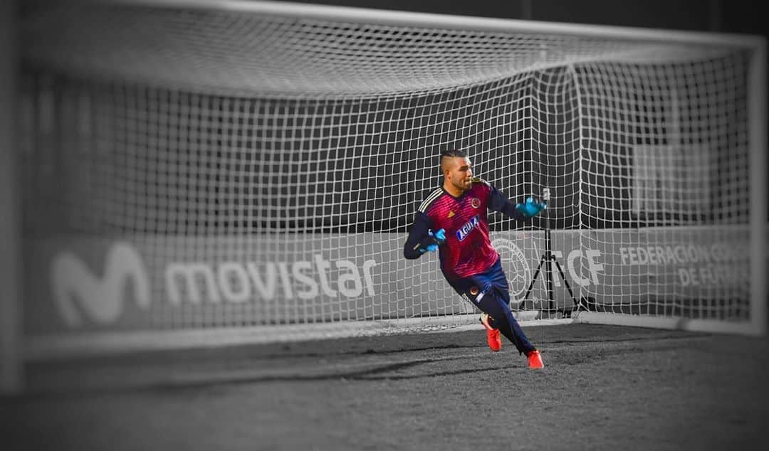 サッカー コロンビア代表チームのインスタグラム：「📸 🧤🔥  @alvaromontero1   #VamosColombia 🇨🇴」