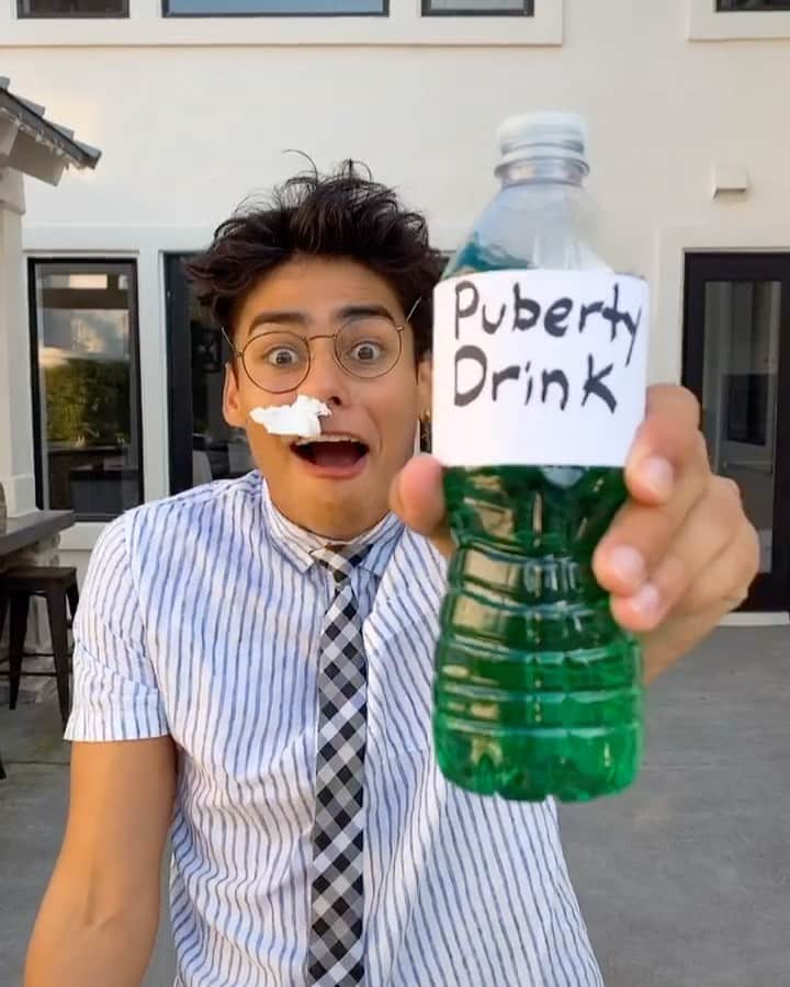 Brent Riveraのインスタグラム：「Puberty doesn’t work sometimes🥺😩」