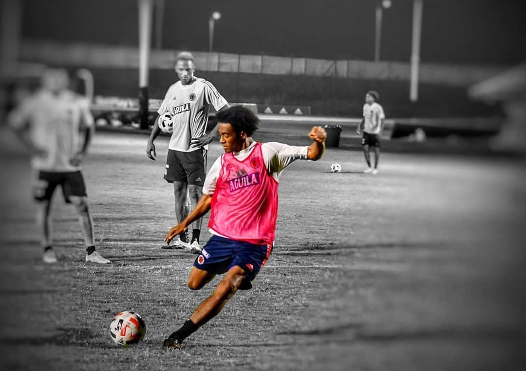 サッカー コロンビア代表チームのインスタグラム：「📸🧙‍♂️  @cuadrado   #VamosColombia 🇨🇴」