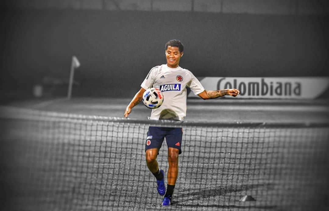 サッカー コロンビア代表チームのインスタグラム：「📸💯  @wilkpo   #VamosColombia 🇨🇴」