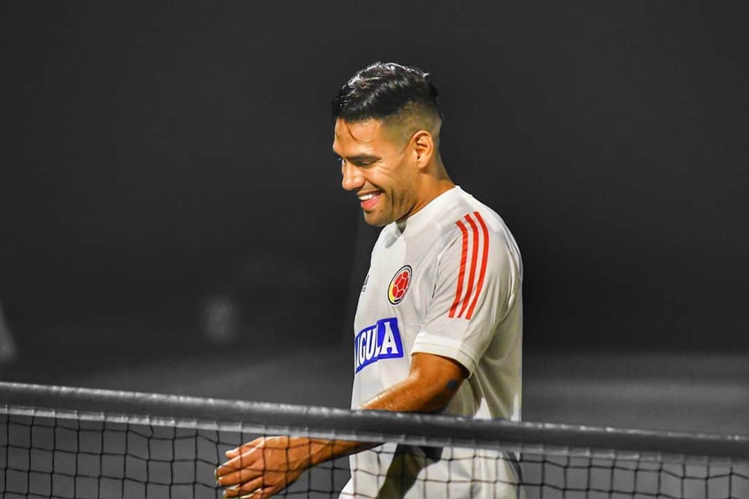サッカー コロンビア代表チームのインスタグラム：「📸 😁🐯  @falcao   #VamosColombia 🇨🇴」
