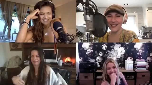 アシュレイ・ベンソンのインスタグラム：「I had so much fun catching up with the Wine Moms on @prettylittlewinemoms 💜Check out my full interview — out now wherever you listen to podcasts」