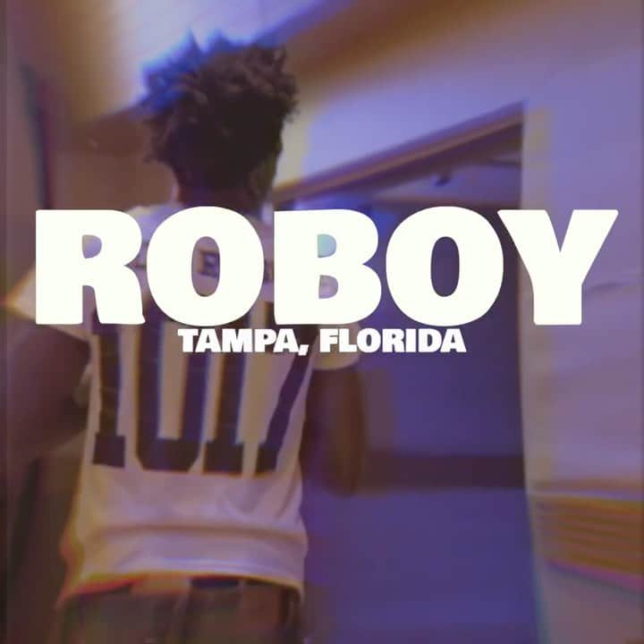 のインスタグラム：「17 bars from new 1017 artist @odr.roboy over my hit song Wake up in the sky @audiomack #New1017 🥶🥶🥶🥶」