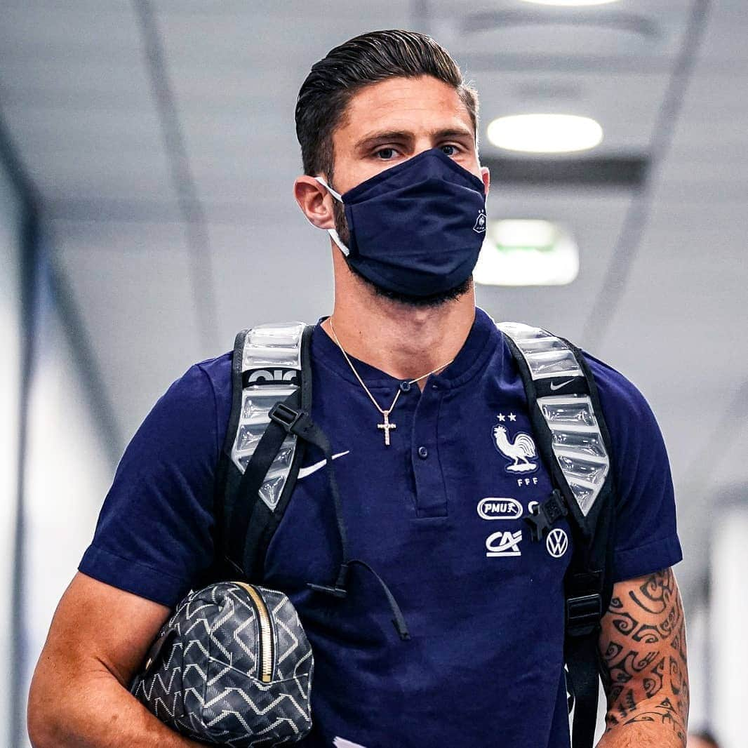 サッカー フランス代表チームさんのインスタグラム写真 - (サッカー フランス代表チームInstagram)「Les Bleus sont bien arrivés au Stade de France 🏟️ Début du match dans moins de 2h 💪🇫🇷 ! #FiersdetreBleus #FRACRO - Well arrived 👌」10月8日 2時54分 - equipedefrance