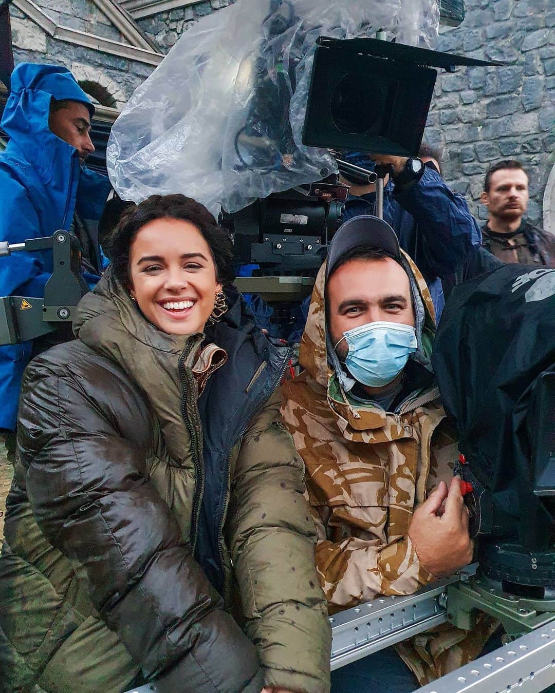 ジョージア・メイ・フットのインスタグラム：「Even in the rain we keep smiling 🥰 The crew here on @outpostseries are the best i have ever met 🎬📽」