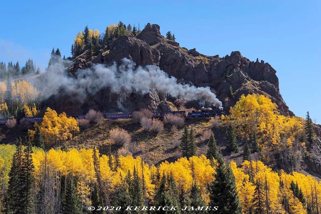 Ricoh Imagingのインスタグラム：「Steam train and gorgeous trees! It must be fall! @kerrickjames5 #k1mkii」