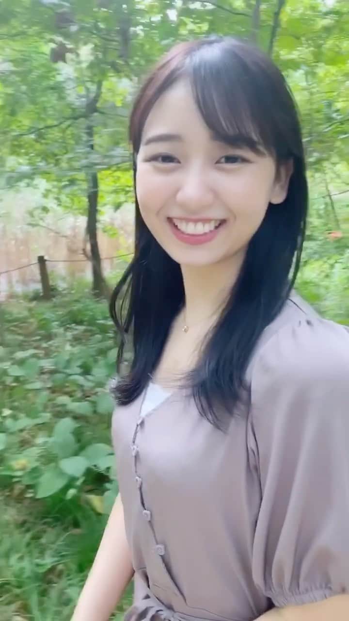 のインスタグラム：「森ではしゃぐ私🌿  #日本女子大学 #コンテスト #ミス日本女子 #ミスコンテスト #あゆポチ #あゆたぴ #ポートレート #ポトレ #被写体 #サロモ #サロモ希望 #ブラウン #ワンピース #コーデ #黒髪 #ロングヘア #ヘアアレンジ #ヘア」