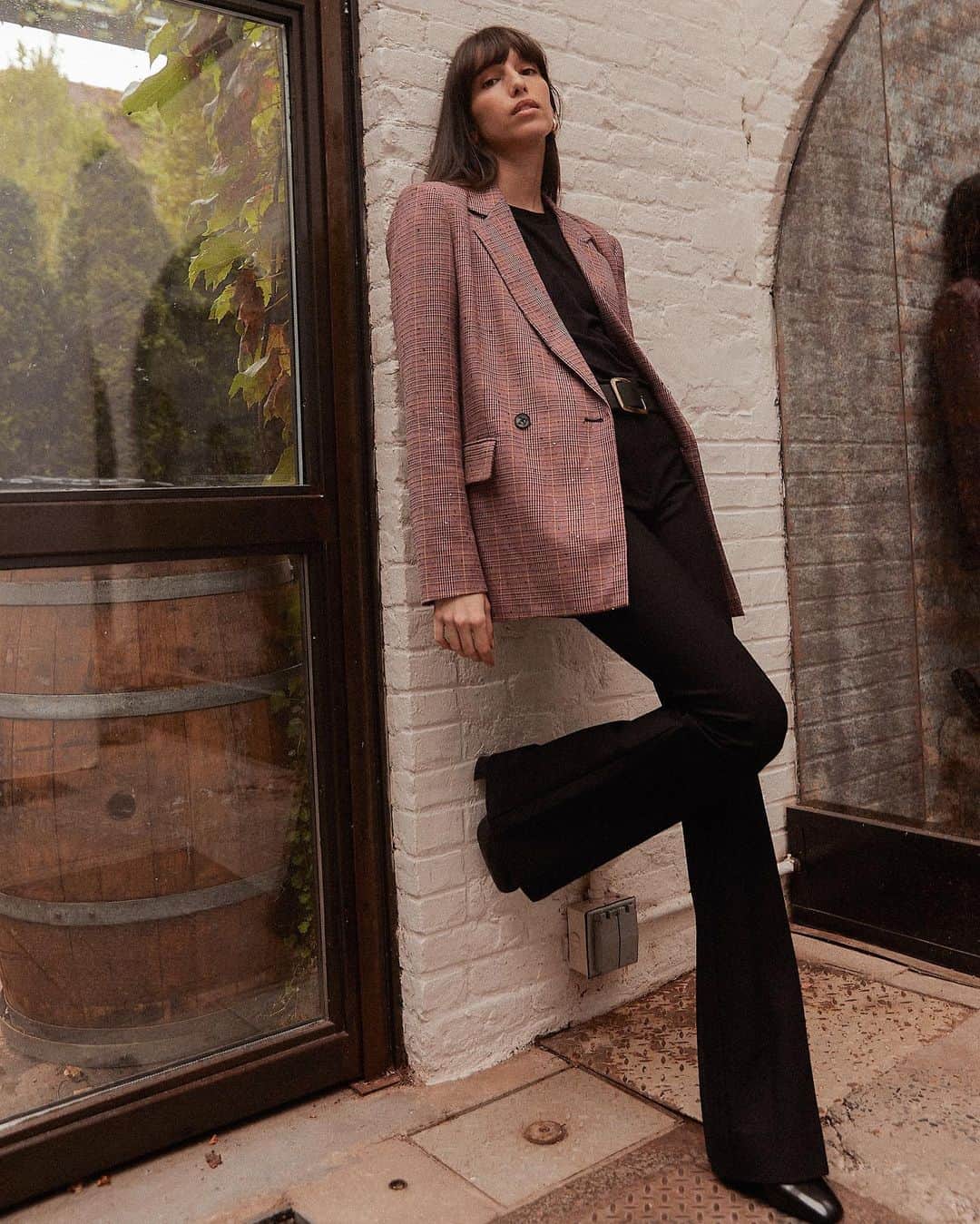 デレクラムのインスタグラム：「Our Derlyn Sequin Blazer – The perfect lightweight layer that makes a bold statement.」