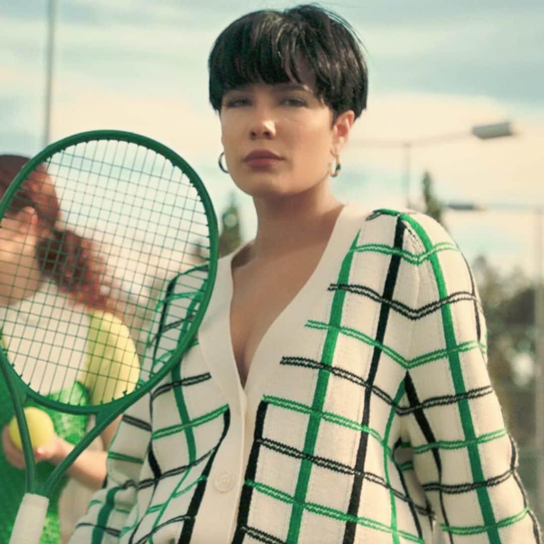 Vevoさんのインスタグラム写真 - (VevoInstagram)「Talk to your man, tell him @iamhalsey and @dominicfike's new video is out! 🎾 Meet us at the tennis court for "Dominic's Interlude." ⠀⠀⠀⠀⠀⠀⠀⠀⠀ ▶️[Link in bio] #Halsey #DominicFike」10月8日 4時01分 - vevo