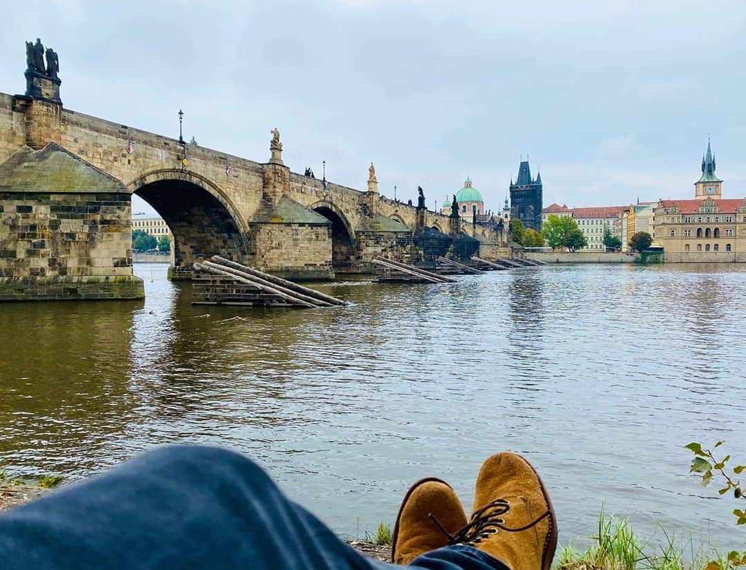 ダニエル・ヘニーさんのインスタグラム写真 - (ダニエル・ヘニーInstagram)「Prague walks.」10月8日 4時31分 - danielhenney