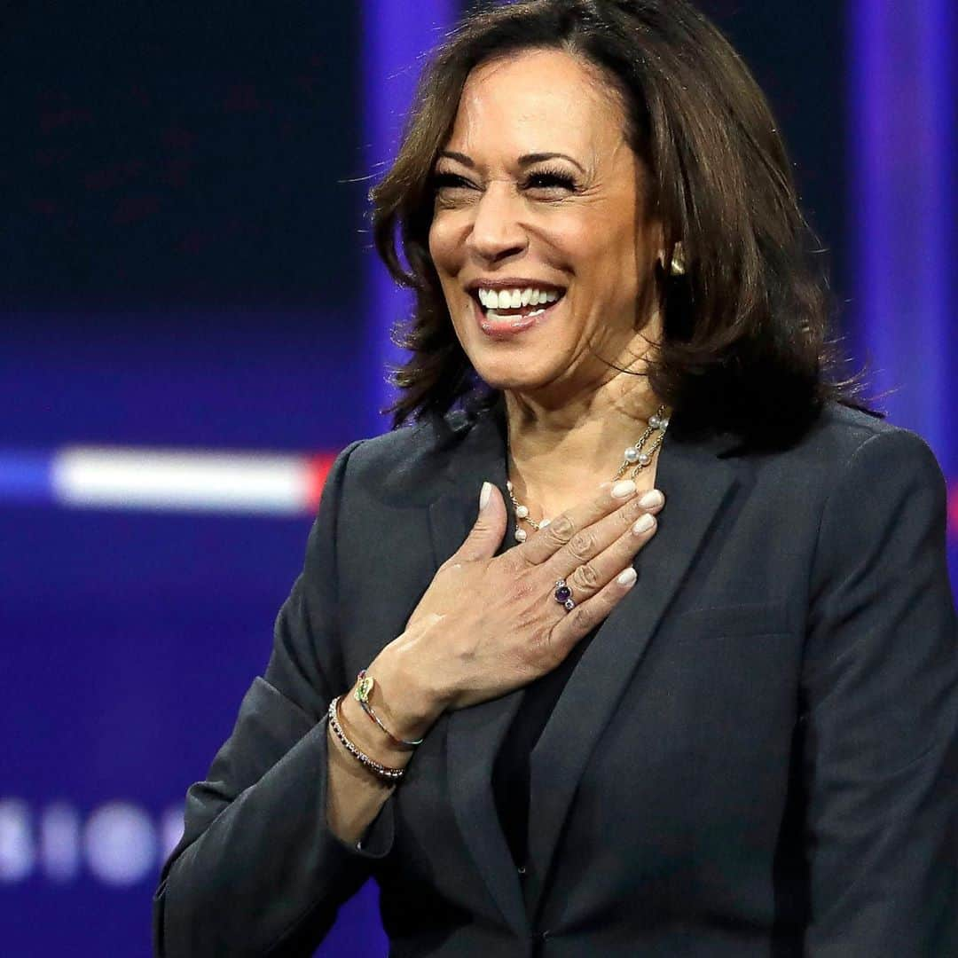 ケイコ・アジェナさんのインスタグラム写真 - (ケイコ・アジェナInstagram)「VP Debate Tonight!  Like the great #PatsyMink, @KamalaHarris has overcome many challenges to rise to the national stage and be an example of AAPI excellence. Which AAPI women inspire you?   #SheRose #AAPISheRose @AAPI_Biden  #PastyMink was the first woman of color and first Asian-American woman elected to Congress. Known as the "mother of Title IX," Mink was posthumously awarded the Presidential Medal of Freedom by Barack Obama.」10月8日 4時31分 - keikoagena