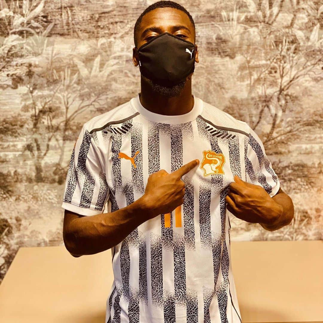 セルジュ・オーリエさんのインスタグラム写真 - (セルジュ・オーリエInstagram)「🧡🤍💚」10月8日 5時06分 - sergeaurier