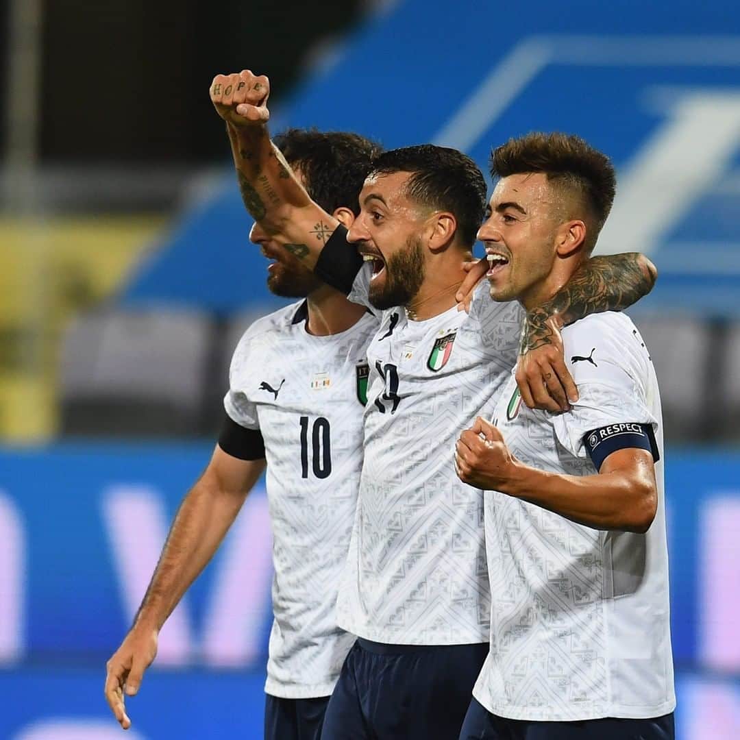 サッカーイタリア代表さんのインスタグラム写真 - (サッカーイタリア代表Instagram)「#Nazionale 🇮🇹 📸 Splendida prestazione degli #Azzurri 👏 ⚽️⚽️⚽️⚽️⚽️⚽️ . 🇮🇹🇲🇩 #ItaliaMoldova 6⃣-0⃣ . . #ITAMOL #VivoAzzurro」10月8日 5時38分 - azzurri
